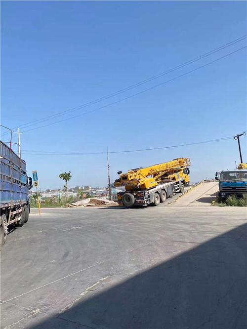 南江县25吨吊车的租赁价格大概是多少？