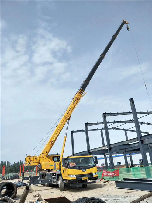 南江县超高层建筑钢结构吊装案例
